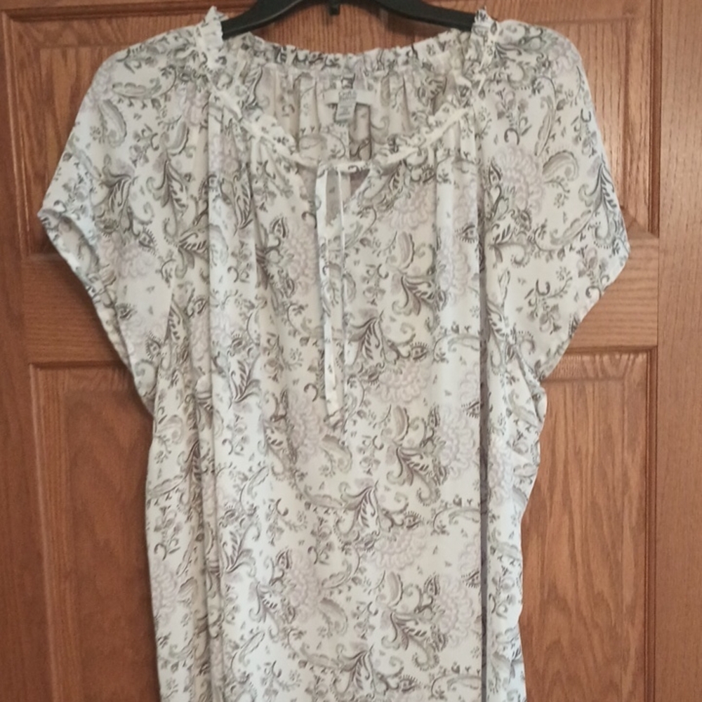 Croft & Barrow Paisley Print Women's Blouse - Gray and White
